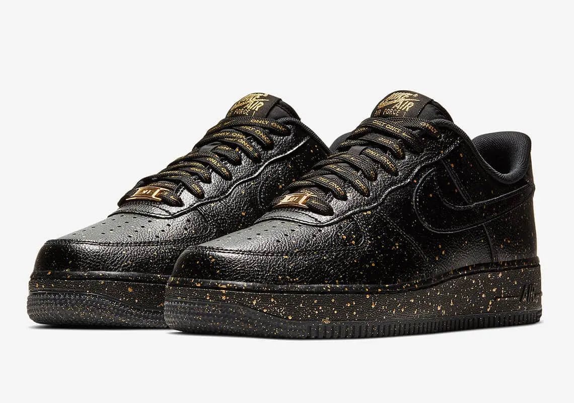 La mota de oro completa aparece en la Fuerza Aérea Nike 1 "Sólo una vez" 1 Nike Air Force 1 CJ7786 007 5