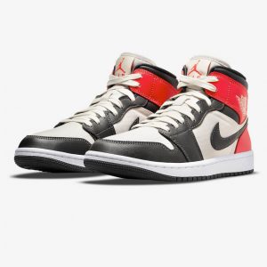 Air Jordan 1 Mid Newsprint