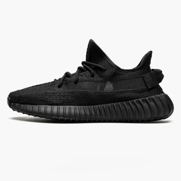 Exclusive Shop Perú 67 adidas Yeezy Boost 350 V2 Onyx 1