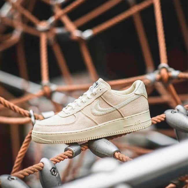 cate nike stussy